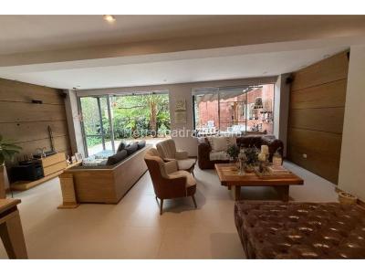 Casa de 3 alcobas en venta en Benedictinos, Envigado, 217 m² · foto 10 de 20