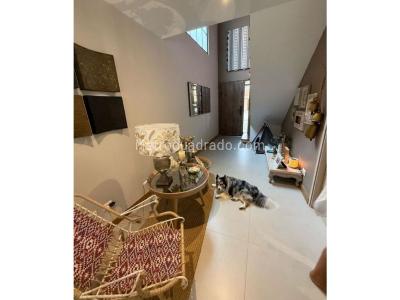 Casa de 3 alcobas en venta en Benedictinos, Envigado, 217 m² · foto 12 de 20