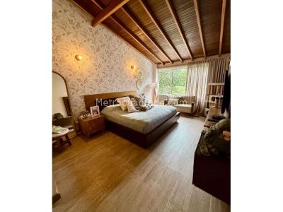 Casa de 3 alcobas en venta en Benedictinos, Envigado, 217 m² · foto 15 de 20