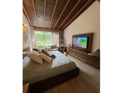 Casa de 3 alcobas en venta en Benedictinos, Envigado, 217 m² · foto 17 de 20