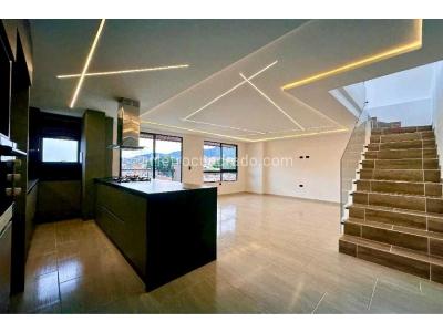 Apartamento de 4 alcobas en venta en Belen Rosales, Medellín, 200 m² · foto 3 de 19