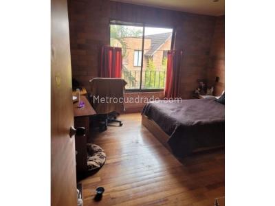 Casa de 3 alcobas en venta en Las Brujas, Envigado, 201 m² · foto 12 de 20
