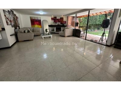 Casa de 5 alcobas en venta en Colombia / Antioquia / Envigado, Envigado, 236 m² · foto 11 de 20