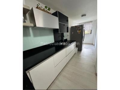 Casa de 3 alcobas en venta en Intermedia, Envigado, 260 m² · foto 3 de 10