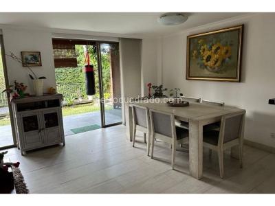 Casa de 3 alcobas en venta en Intermedia, Envigado, 260 m² · foto 6 de 10