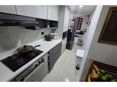 Casa de 3 alcobas en venta en Intermedia, Envigado, 270 m² · foto 2 de 20