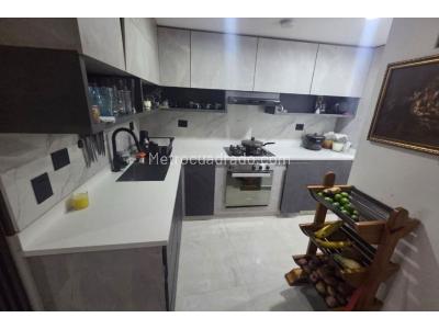 Casa de 3 alcobas en venta en Intermedia, Envigado, 270 m² · foto 3 de 20