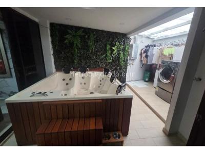 Casa de 3 alcobas en venta en Intermedia, Envigado, 270 m² · foto 11 de 20