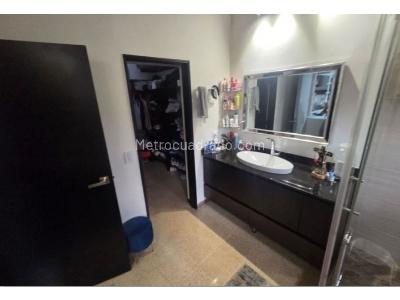 Casa de 3 alcobas en venta en Intermedia, Envigado, 270 m² · foto 12 de 20