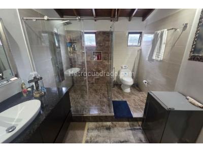 Casa de 3 alcobas en venta en Intermedia, Envigado, 270 m² · foto 15 de 20