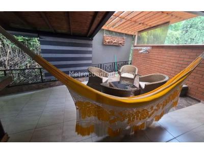 Casa de 3 alcobas en venta en Intermedia, Envigado, 270 m² · foto 16 de 20