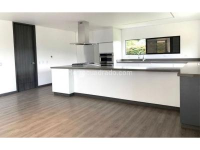 Casa de 3 alcobas en venta en Alto De Las Palmas, Envigado, 360 m² · foto 2 de 19
