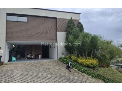 Casa de 3 alcobas en venta en Alto De Las Palmas, Envigado, 360 m² · foto 16 de 19