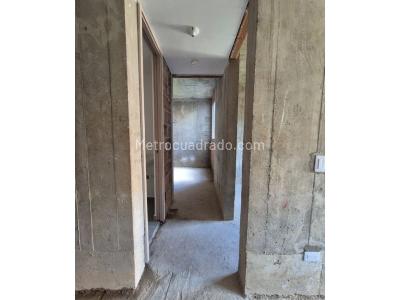 Apartamento de 2 alcobas en venta en Valadares, Bello, 48 m² · foto 4 de 20