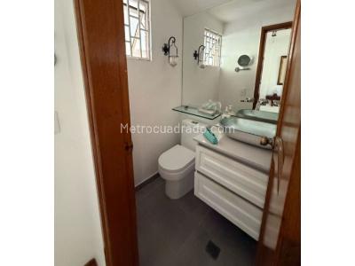 Casa de 3 alcobas en venta en El Escobero, Envigado, 180 m² · foto 9 de 20