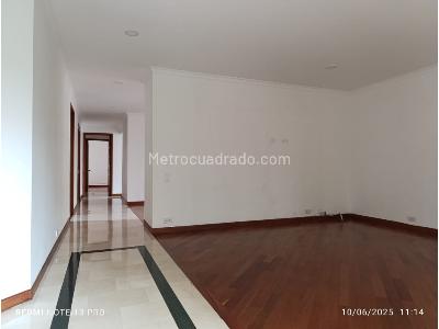 Apartamento de 3 alcobas en venta en Laureles, Medellín, 162 m² · foto 2 de 12