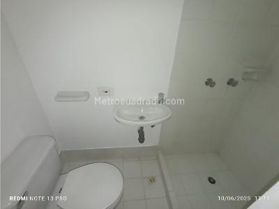 Apartamento de 3 alcobas en venta en Laureles, Medellín, 162 m² · foto 3 de 12