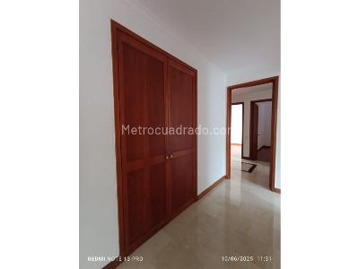 Apartamento de 3 alcobas en venta en Laureles, Medellín, 162 m² · foto 10 de 12