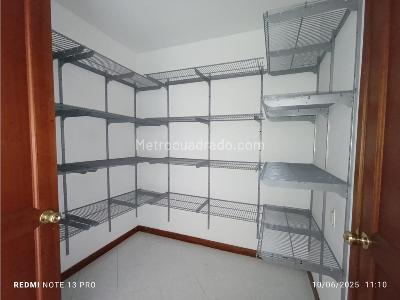 Apartamento de 3 alcobas en venta en Laureles, Medellín, 162 m² · foto 12 de 12