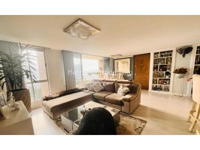 Apartamento de 2 alcobas en venta en El Poblado, Medellín, 130 m² · foto 2 de 20