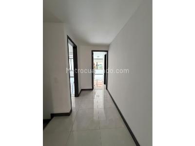 Apartamento de 3 alcobas en venta en Laureles, Medellín, 143 m² · foto 2 de 16