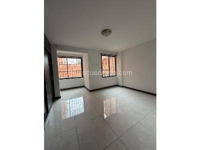 Apartamento de 3 alcobas en venta en Laureles, Medellín, 143 m² · foto 3 de 16
