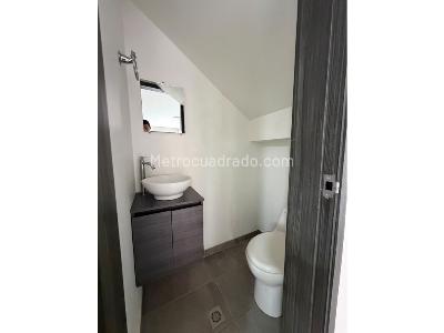 Apartamento de 3 alcobas en venta en Laureles, Medellín, 143 m² · foto 4 de 16