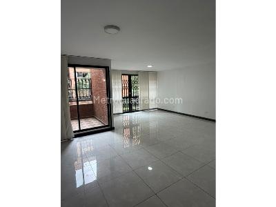 Apartamento de 3 alcobas en venta en Laureles, Medellín, 143 m² · foto 8 de 16