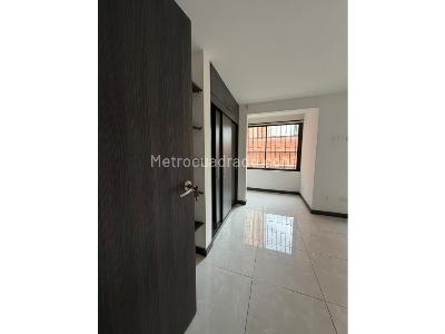 Apartamento de 3 alcobas en venta en Laureles, Medellín, 143 m² · foto 9 de 16