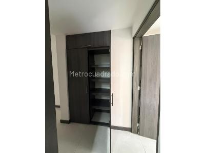 Apartamento de 3 alcobas en venta en Laureles, Medellín, 143 m² · foto 14 de 16