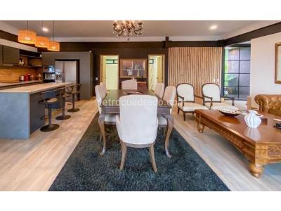 Casa de 3 alcobas en venta en El Poblado, Medellín, 375 m² · foto 3 de 20