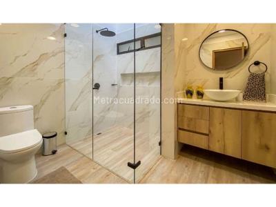 Casa de 3 alcobas en venta en El Poblado, Medellín, 375 m² · foto 9 de 20