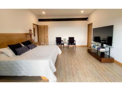 Casa de 3 alcobas en venta en El Poblado, Medellín, 375 m² · foto 11 de 20