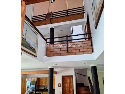 Casa de 3 alcobas en venta en El Poblado, Medellín, 355 m² · foto 3 de 20