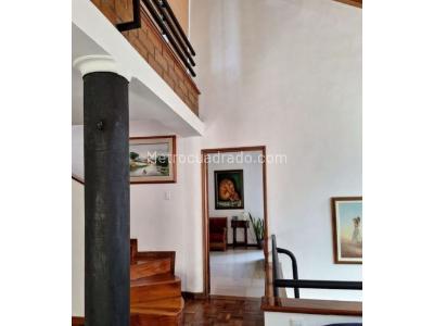 Casa de 3 alcobas en venta en El Poblado, Medellín, 355 m² · foto 14 de 20