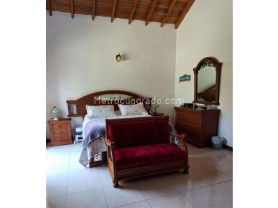Casa de 3 alcobas en venta en El Poblado, Medellín, 355 m² · foto 15 de 20