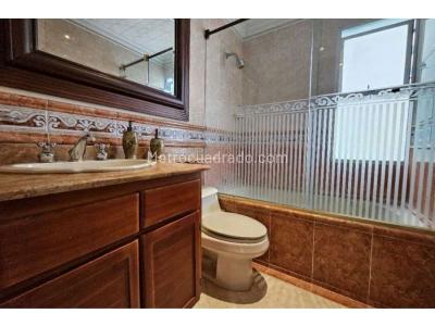 Casa de 5 alcobas en venta en El Poblado, Medellín, 400 m² · foto 14 de 20
