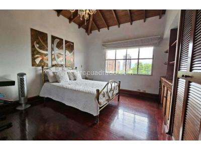 Casa de 5 alcobas en venta en El Poblado, Medellín, 400 m² · foto 15 de 20