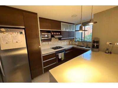 Apartamento de 3 alcobas en venta en El Poblado, Medellín, 112 m² · foto 2 de 13