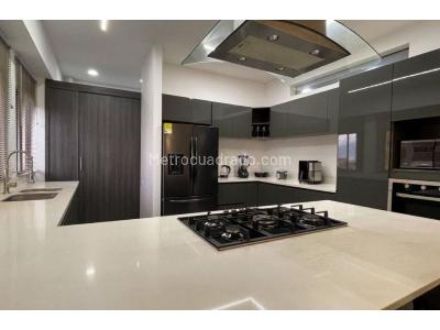 Apartamento de 5 alcobas en venta en El Poblado, Medellín, 287 m² · foto 3 de 20