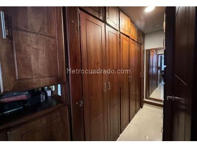 Casa de 5 alcobas en venta en El Poblado, Medellín, 425 m² · foto 8 de 20