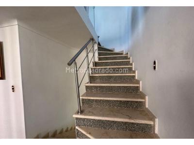 Casa de 5 alcobas en venta en El Poblado, Medellín, 425 m² · foto 15 de 20