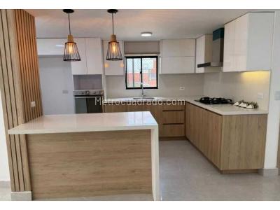 Casa de 3 alcobas en venta en La Mota, Medellín, 148 m² · foto 2 de 20