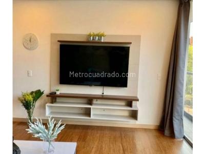 Apartaestudio en venta en El Poblado, Medellín, 63 m² · foto 3 de 9