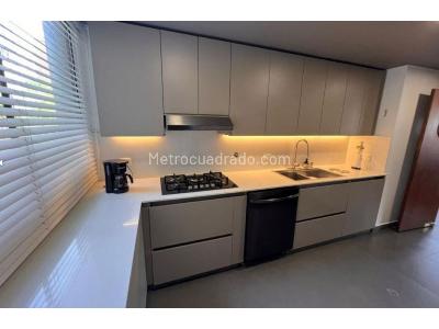 Apartamento de 4 alcobas en venta en Los Balsos, Medellín, 212 m² · foto 2 de 20