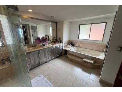 Casa de 5 alcobas en venta en El Poblado, Medellín, 700 m² · foto 6 de 20
