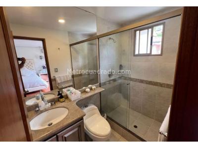 Casa de 5 alcobas en venta en El Poblado, Medellín, 700 m² · foto 13 de 20