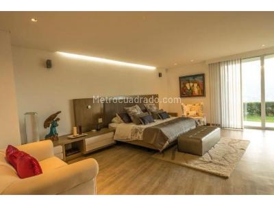 Casa de 5 alcobas en venta en El Poblado, Medellín, 738 m² · foto 3 de 11