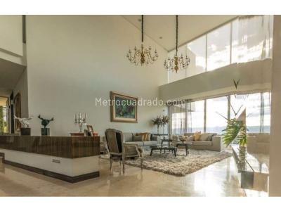 Casa de 5 alcobas en venta en El Poblado, Medellín, 738 m² · foto 5 de 11