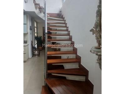 Casa de 3 alcobas en venta en Loma El Atravesado, Envigado, 286 m² · foto 6 de 10